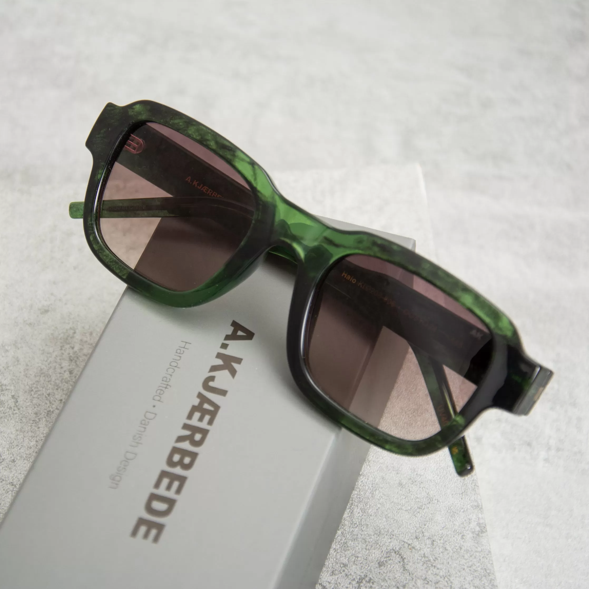 A Kjaerbede Halo KL2208 - 006 Sunglasses - Green Marble Transparent