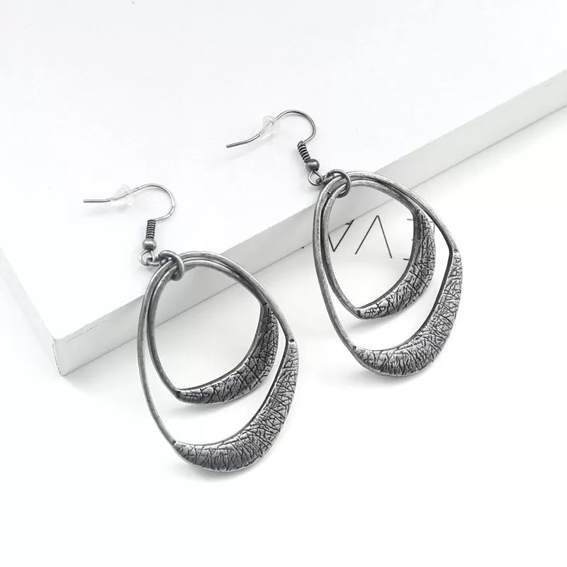 Irregular Fashion Shaped Geometric Earring - 2 colors