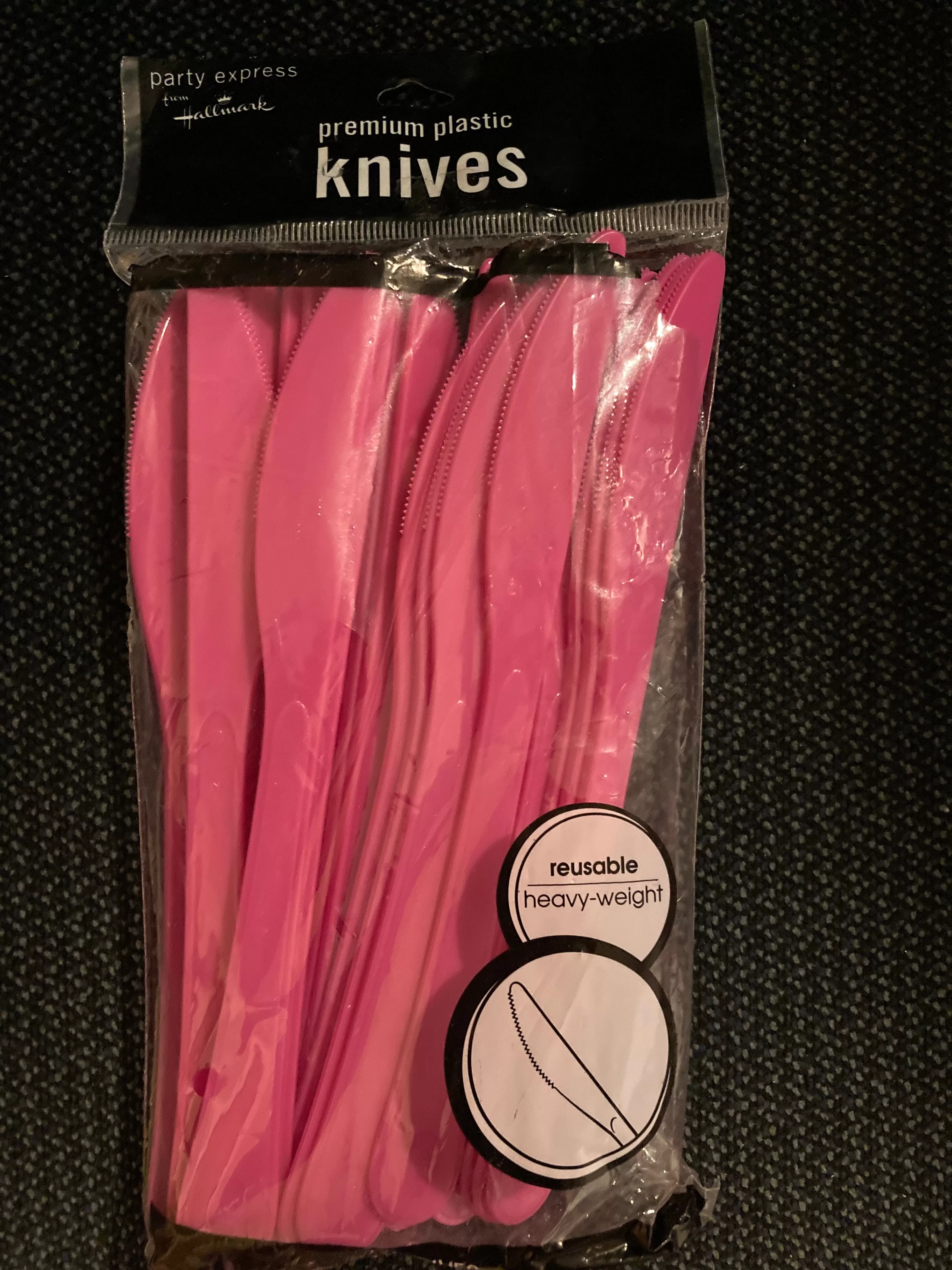 Knives Premium Plastic Cutlery - 24 Count